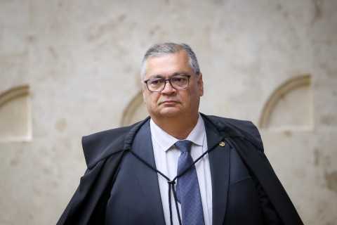 Dino veta execução de ordens estrangeiras sem aval do STF